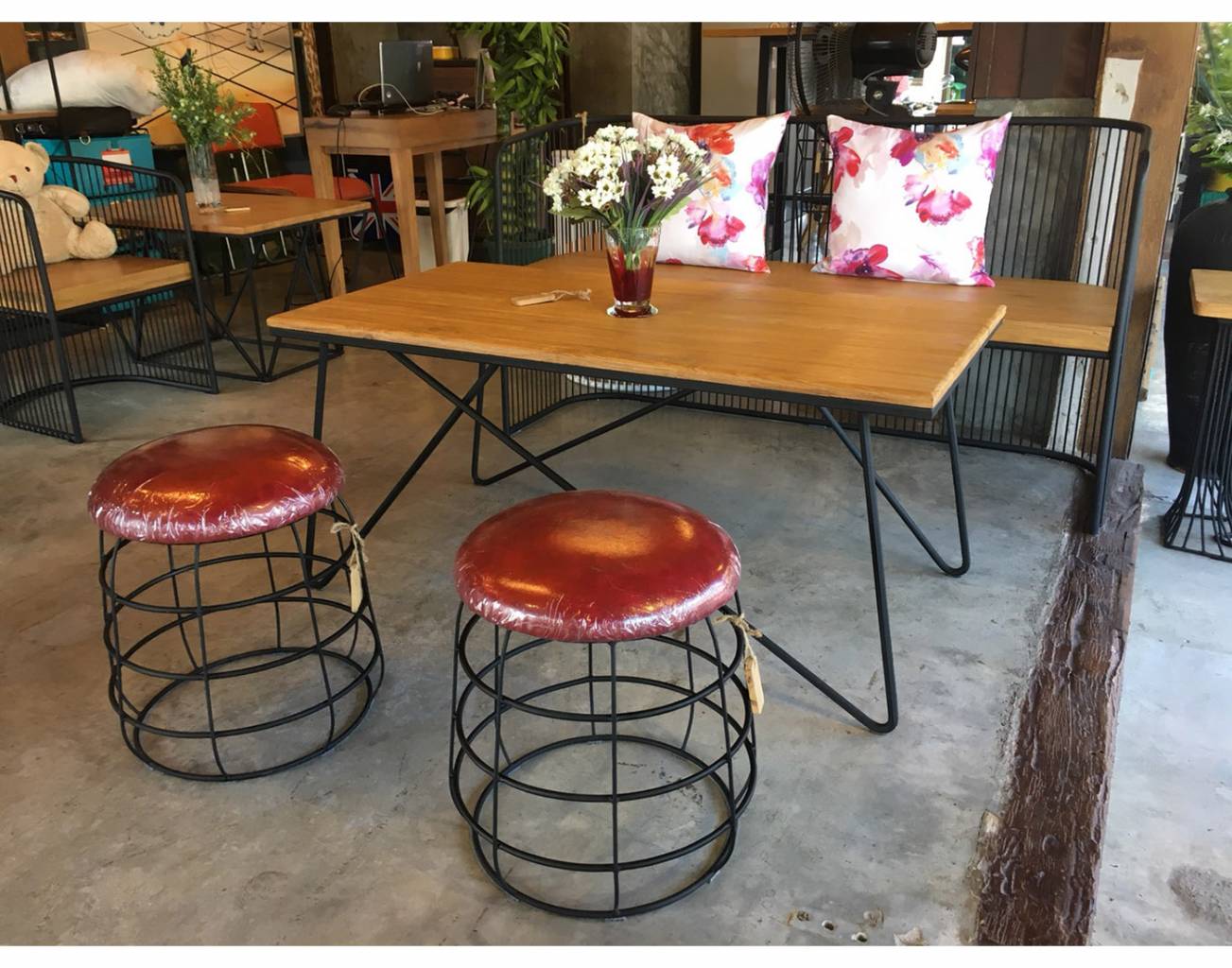 Metal Basket Stool & Table